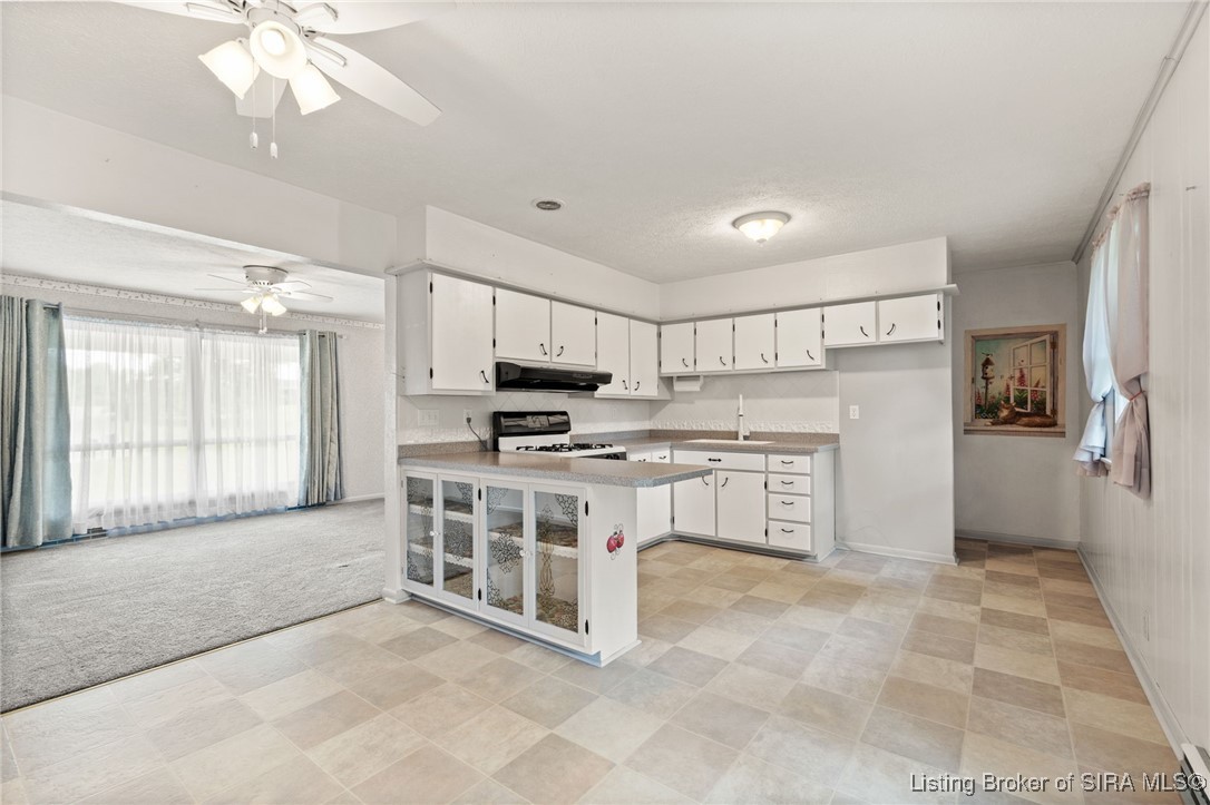1050 Country Club Road NE