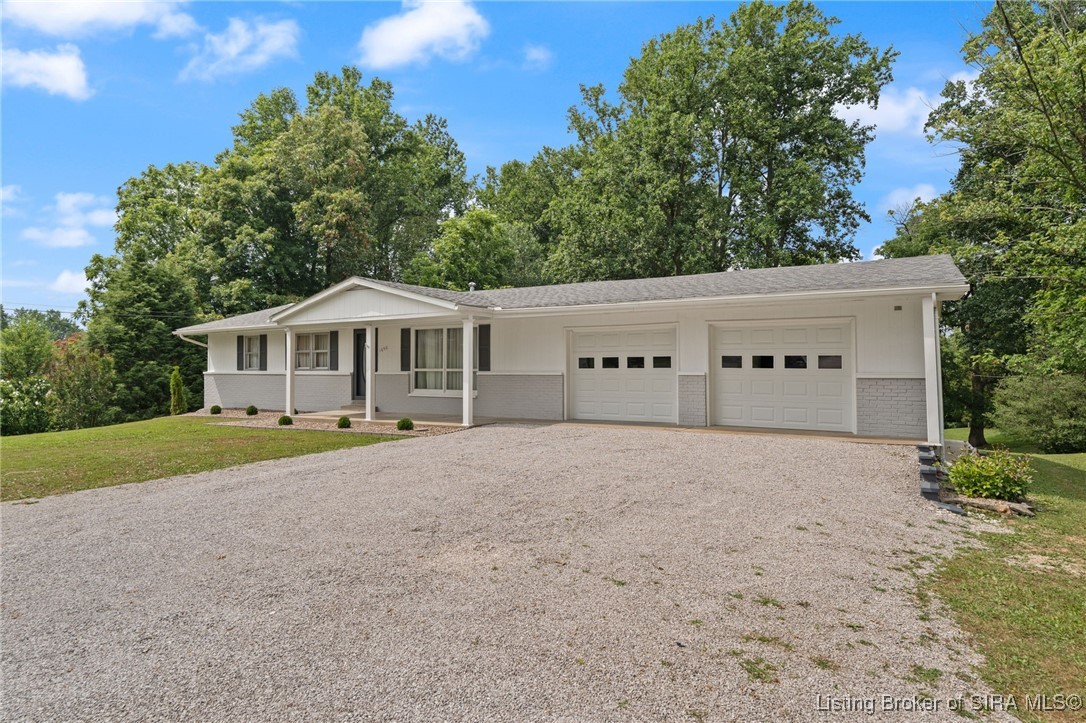 1050 Country Club Road NE