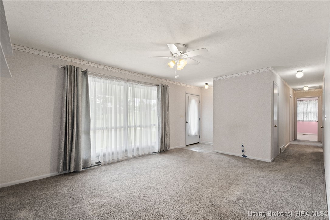 1050 Country Club Road NE