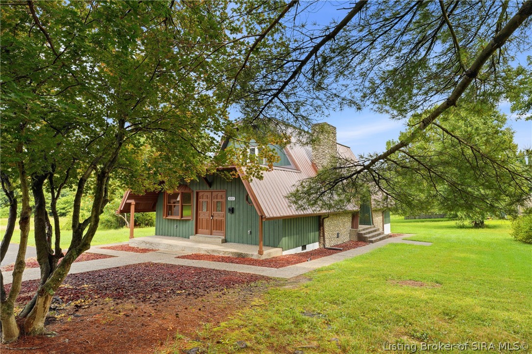 833 Clampett Lane