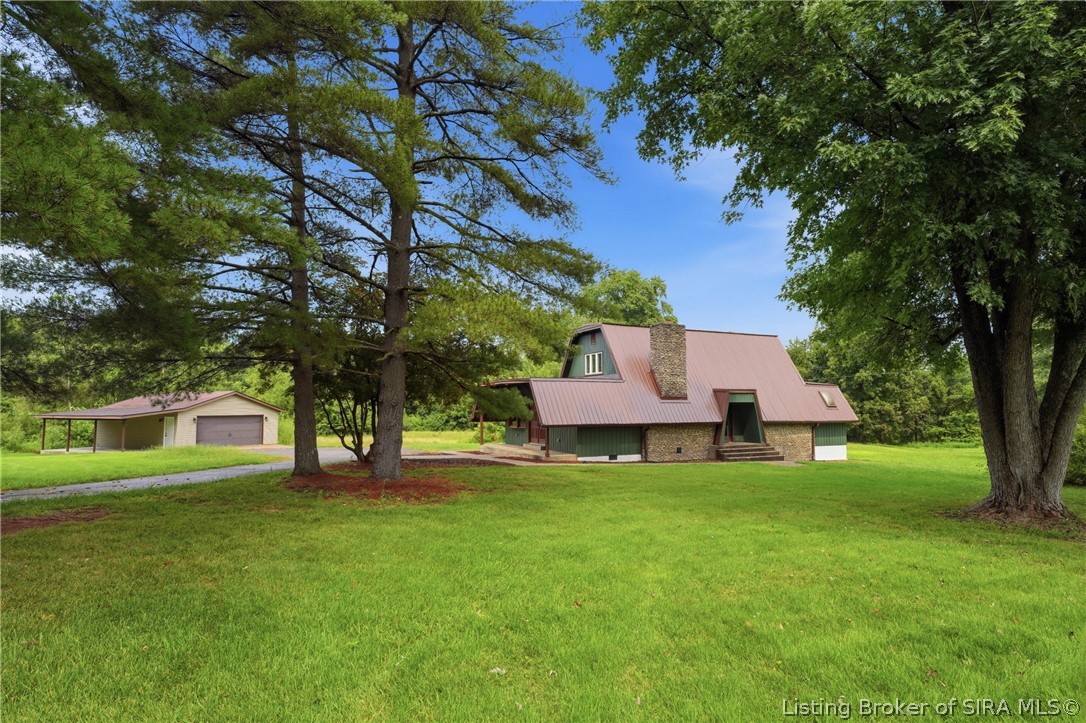 833 Clampett Lane