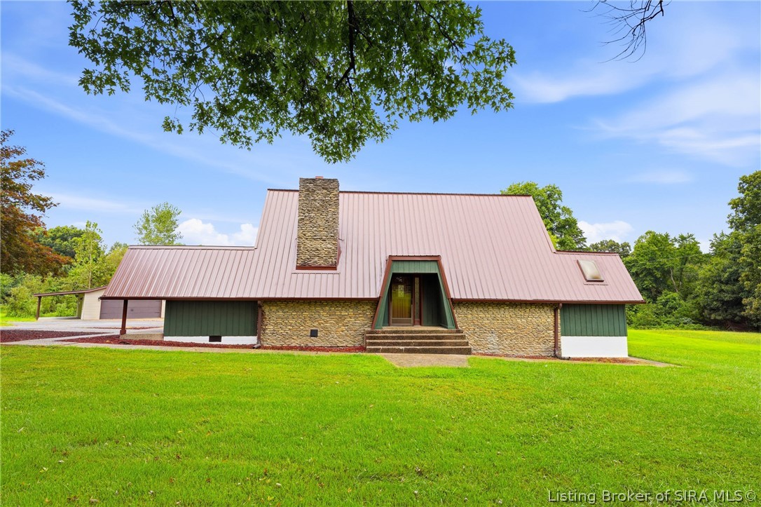 833 Clampett Lane