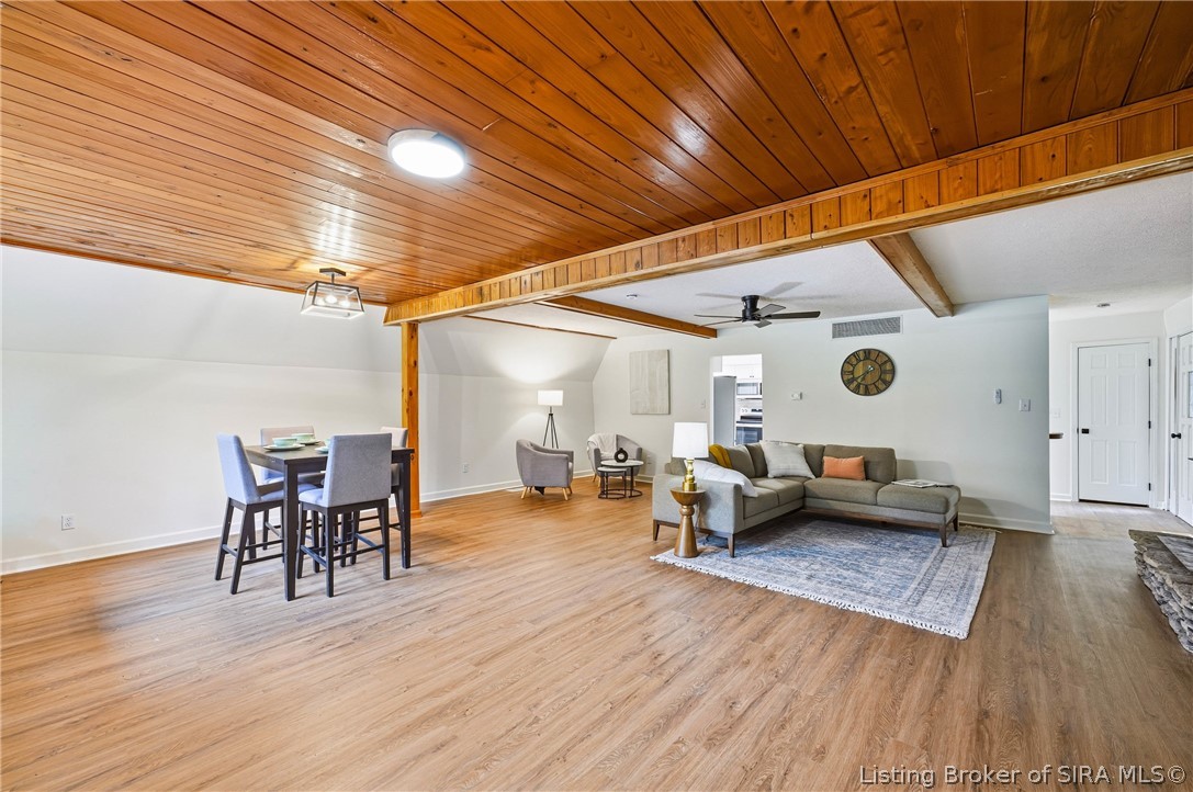 833 Clampett Lane