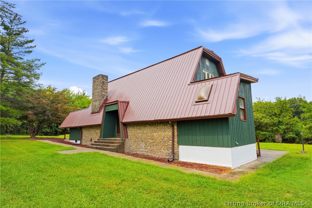 833 Clampett Lane