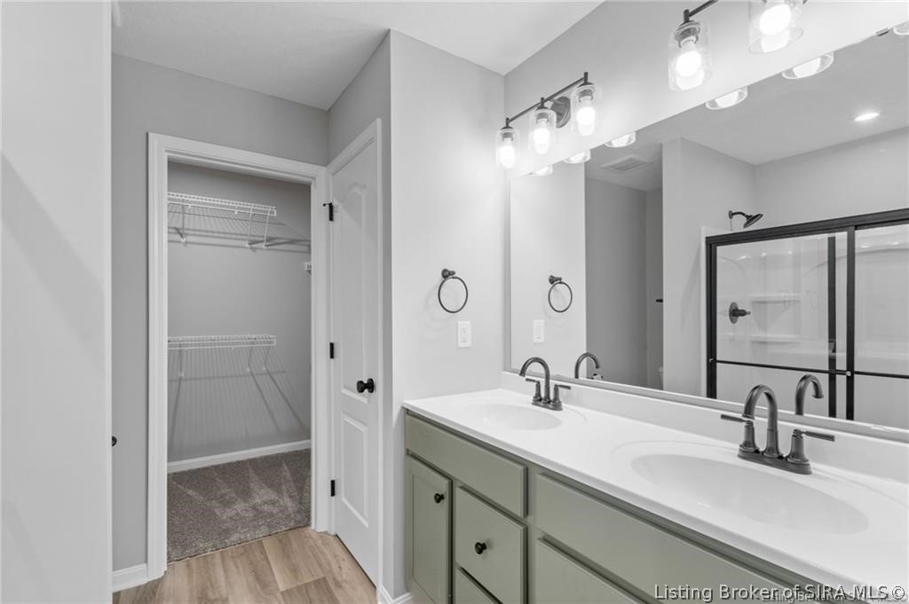8208 Crescent Cove