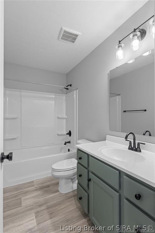 8208 Crescent Cove