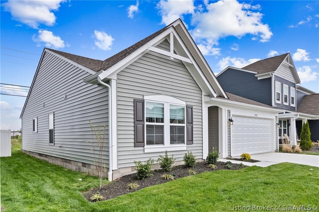 8208 Crescent Cove