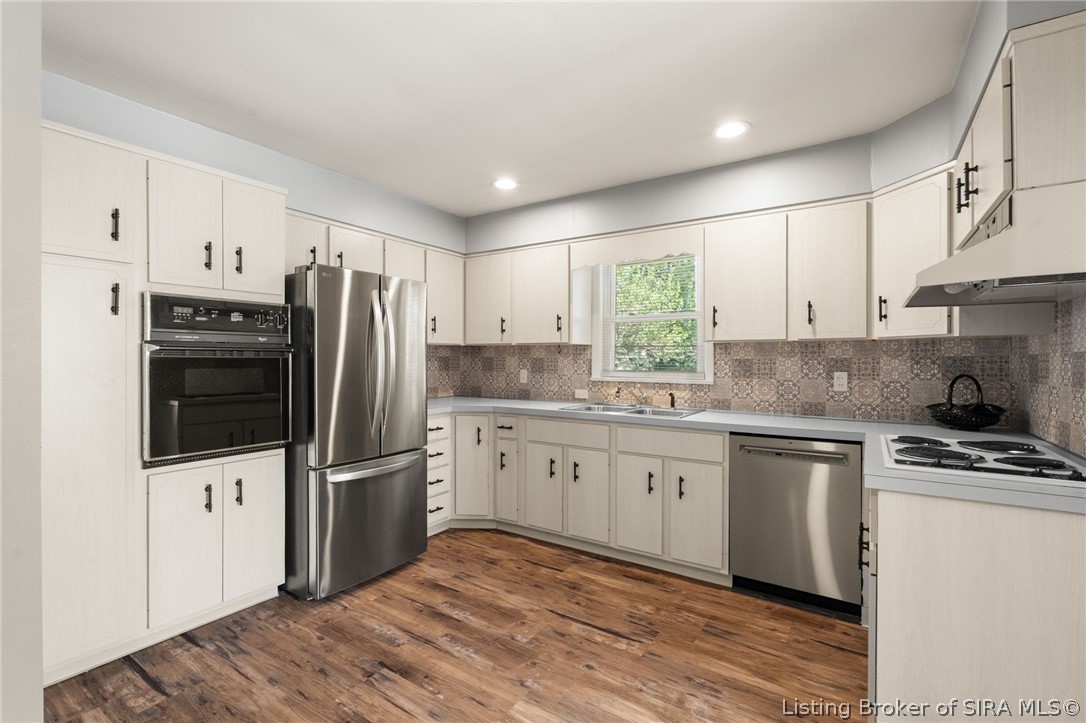 104 W Maplewood Drive