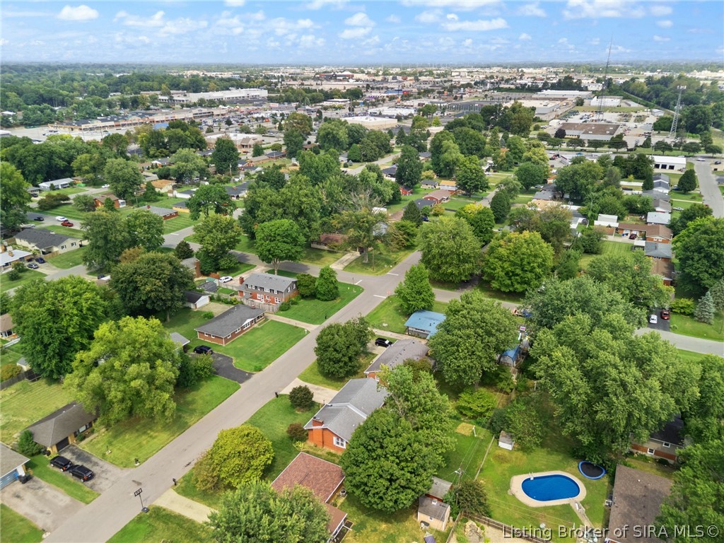 104 W Maplewood Drive