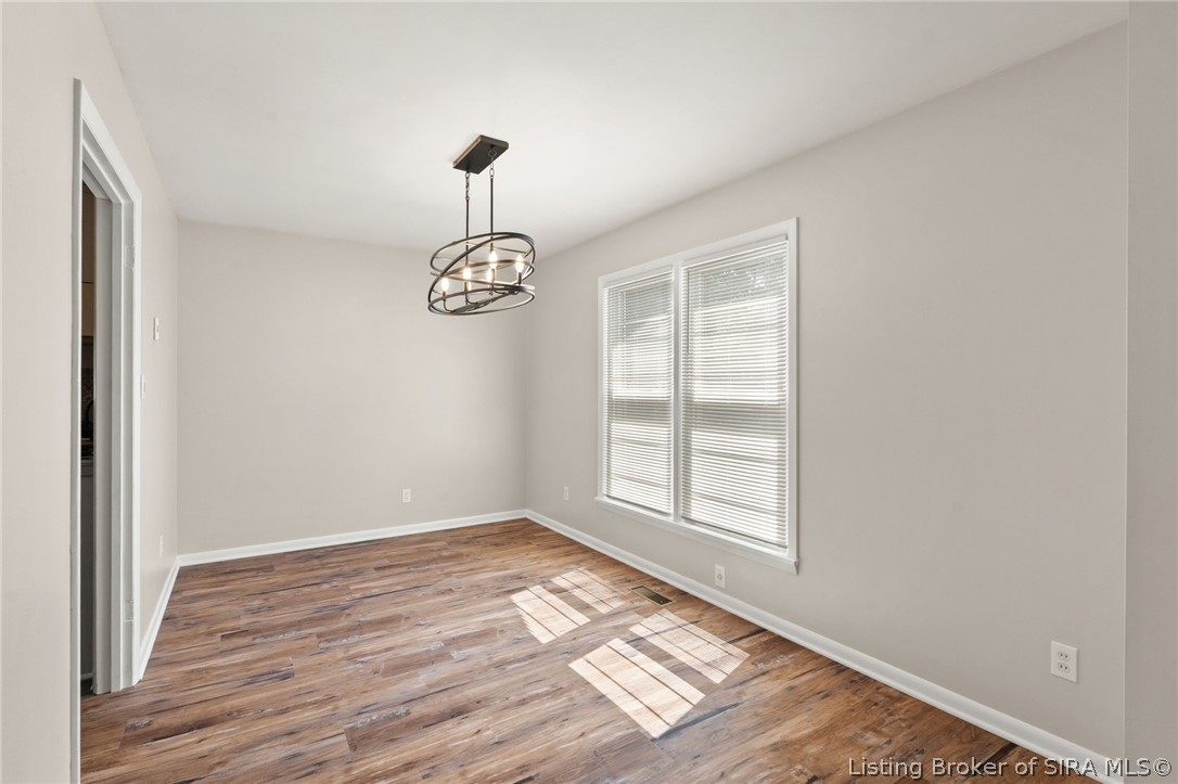 104 W Maplewood Drive