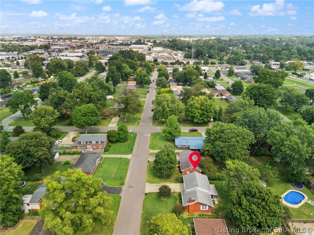 104 W Maplewood Drive
