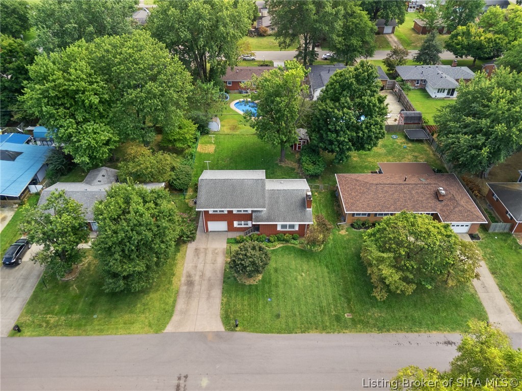 104 W Maplewood Drive