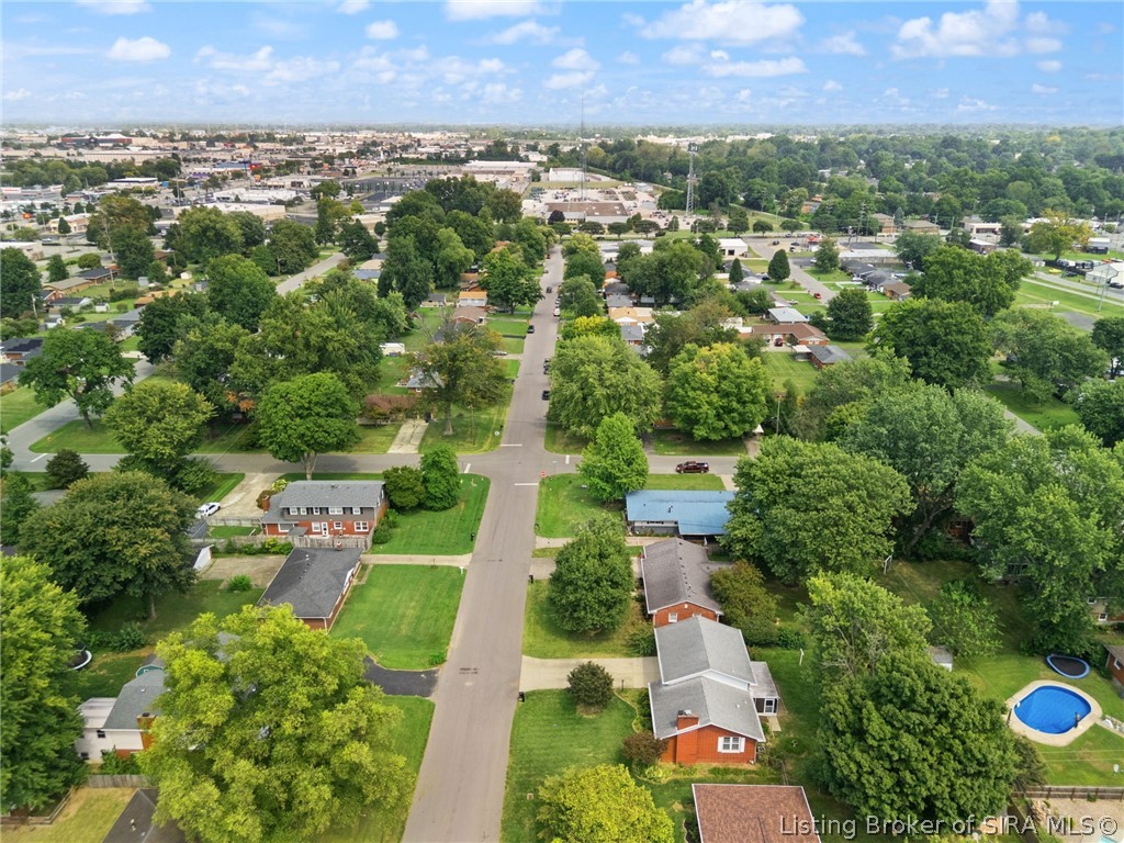 104 W Maplewood Drive