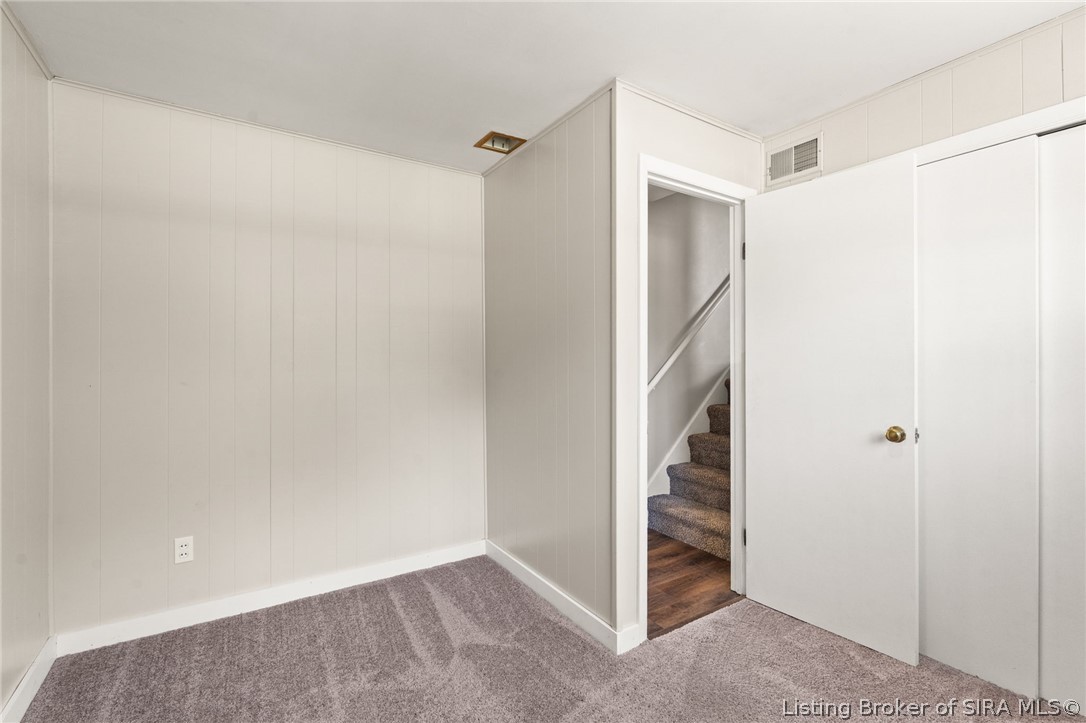 104 W Maplewood Drive