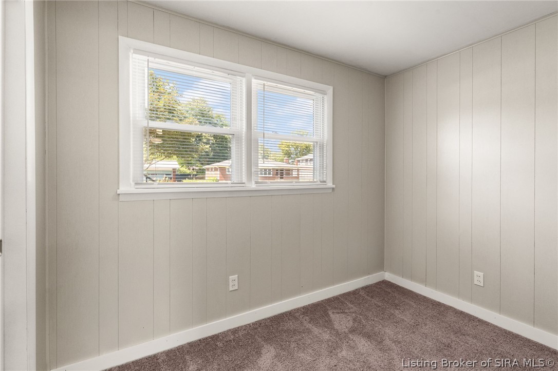 104 W Maplewood Drive