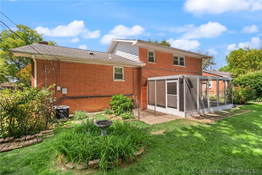104 W Maplewood Drive