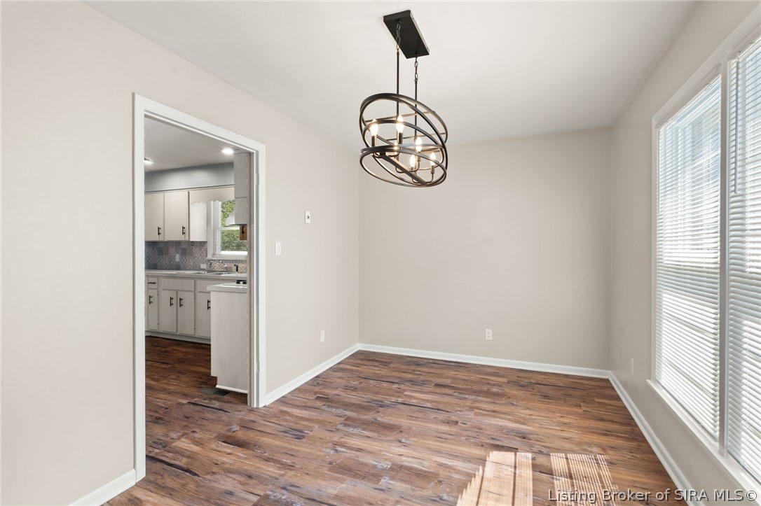 104 W Maplewood Drive