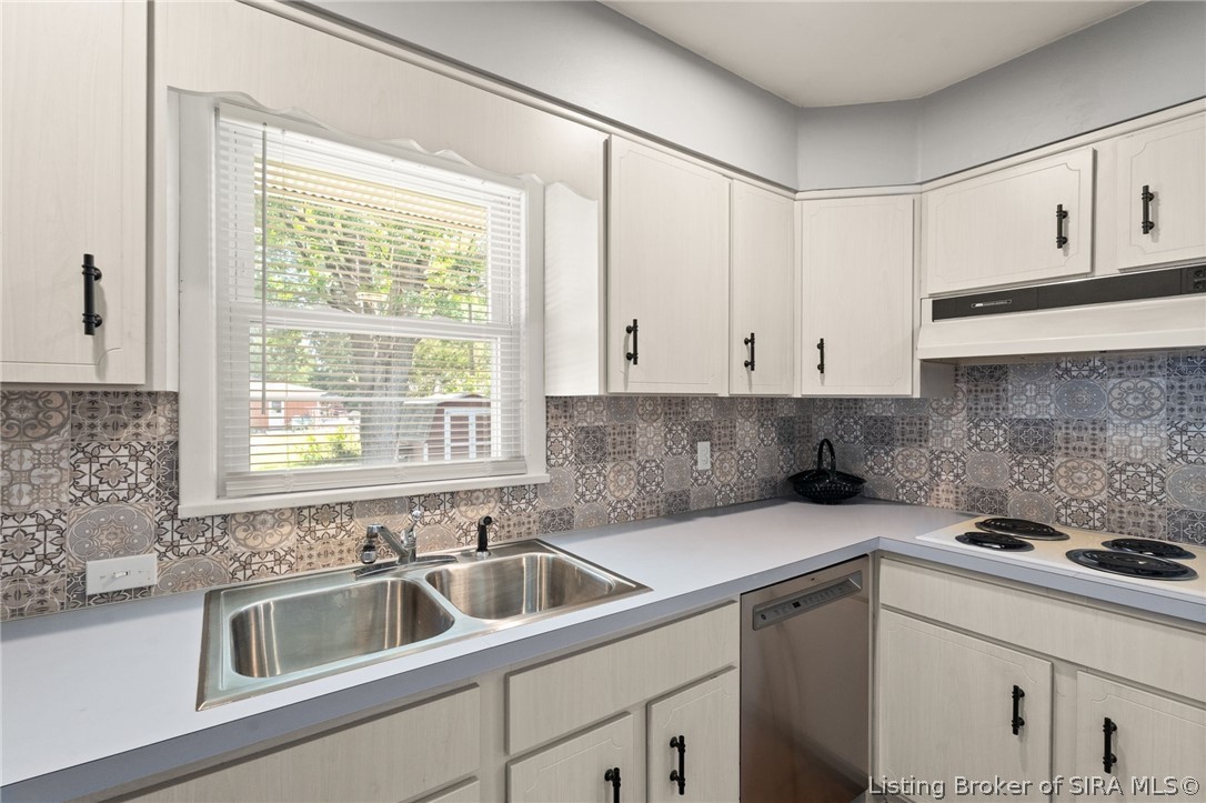 104 W Maplewood Drive