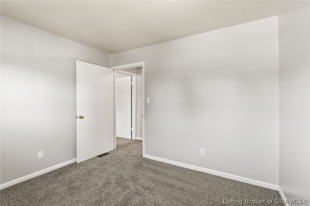 104 W Maplewood Drive