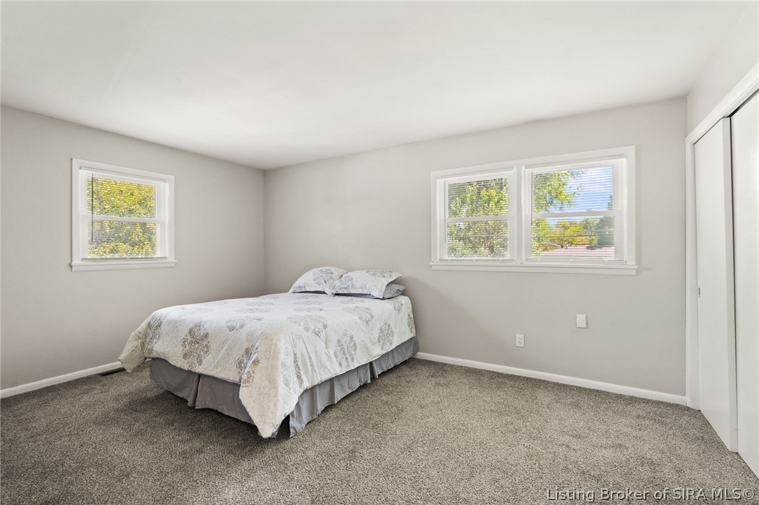 104 W Maplewood Drive