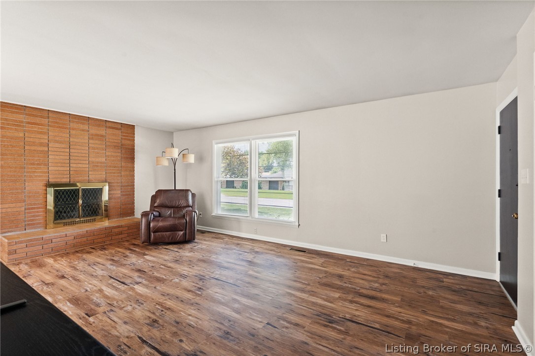 104 W Maplewood Drive
