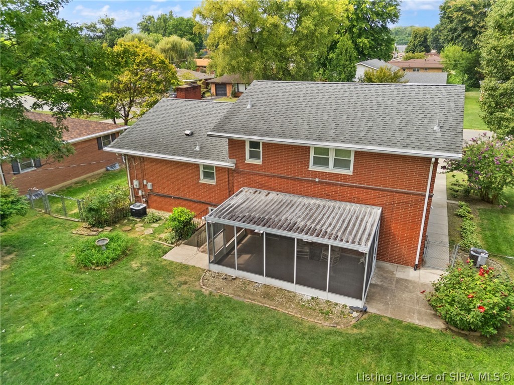 104 W Maplewood Drive