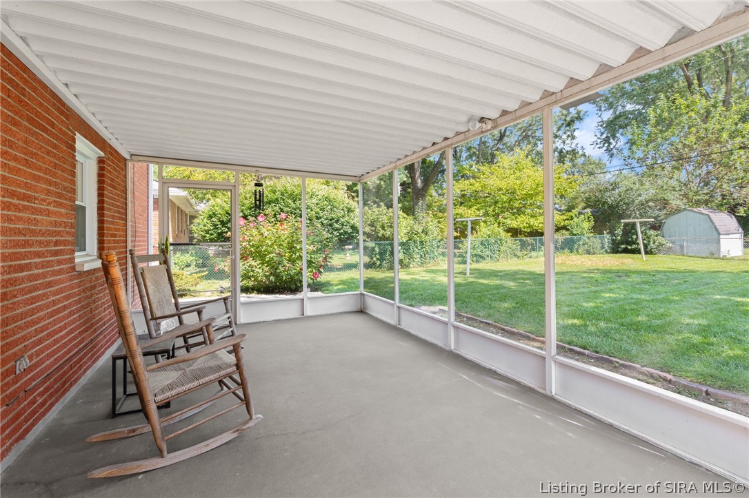 104 W Maplewood Drive