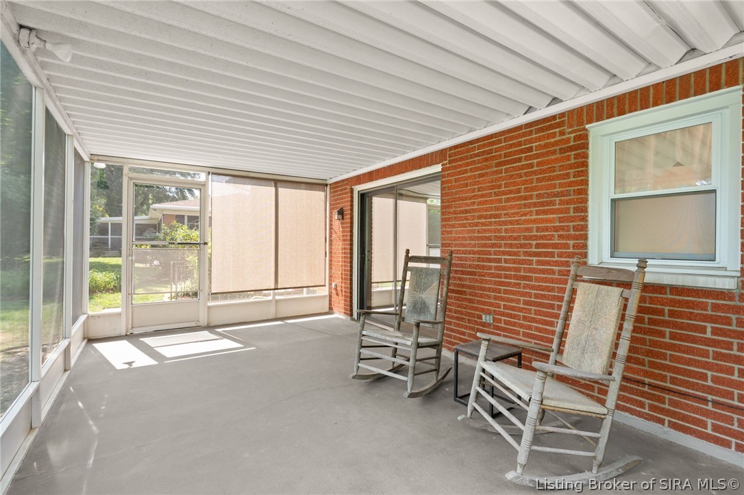 104 W Maplewood Drive