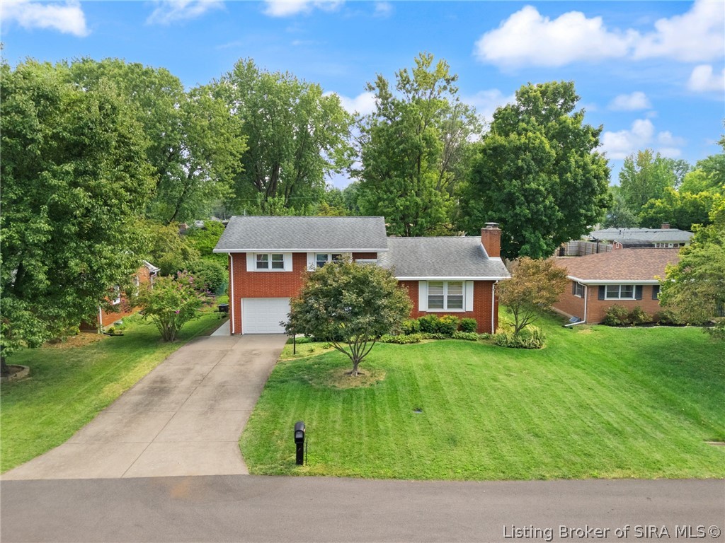 104 W Maplewood Drive