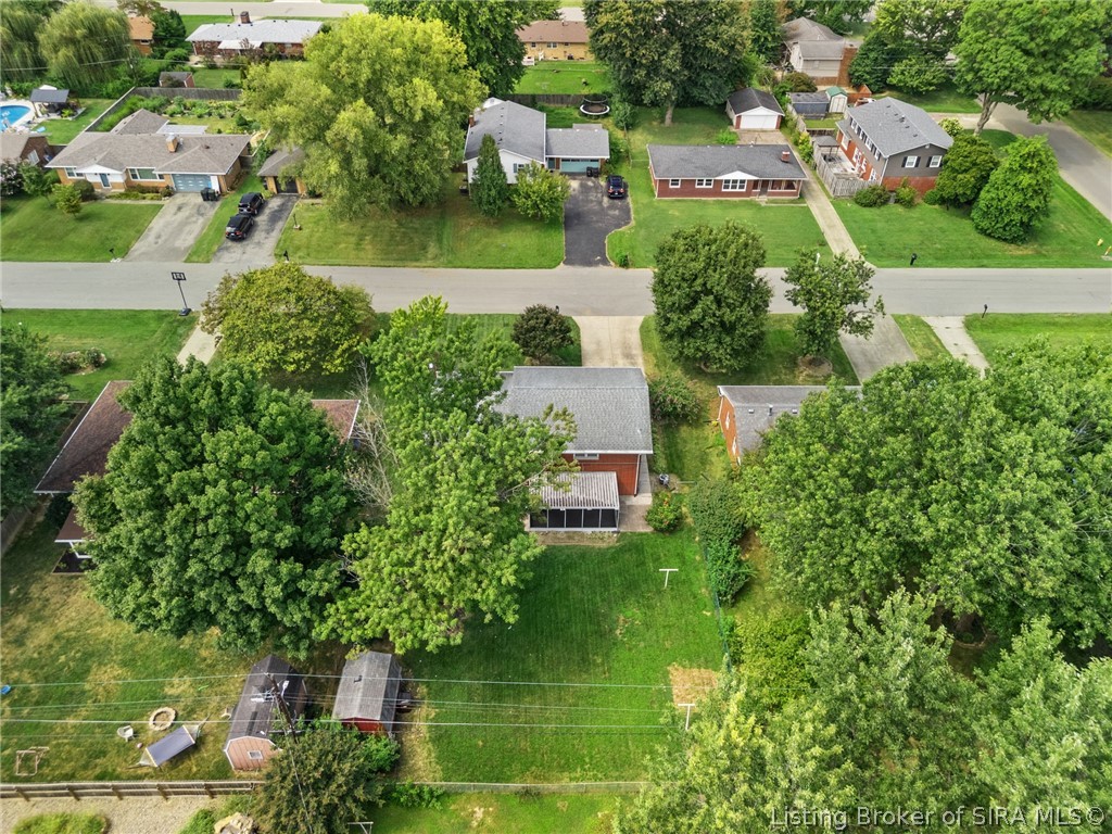 104 W Maplewood Drive