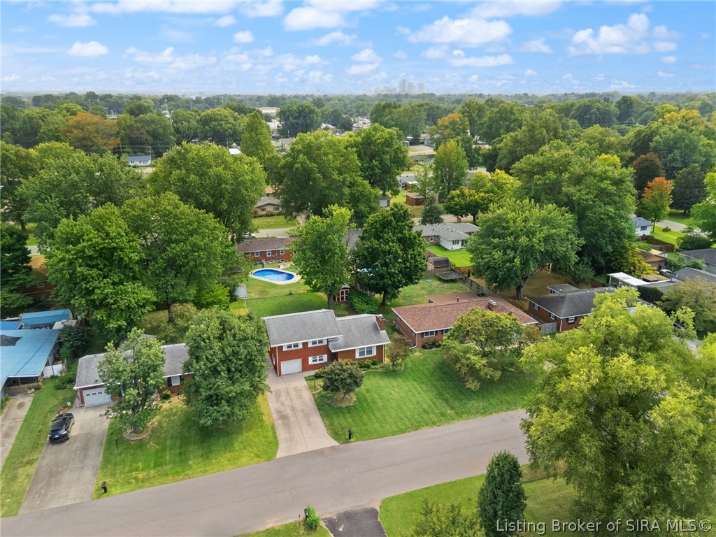 104 W Maplewood Drive