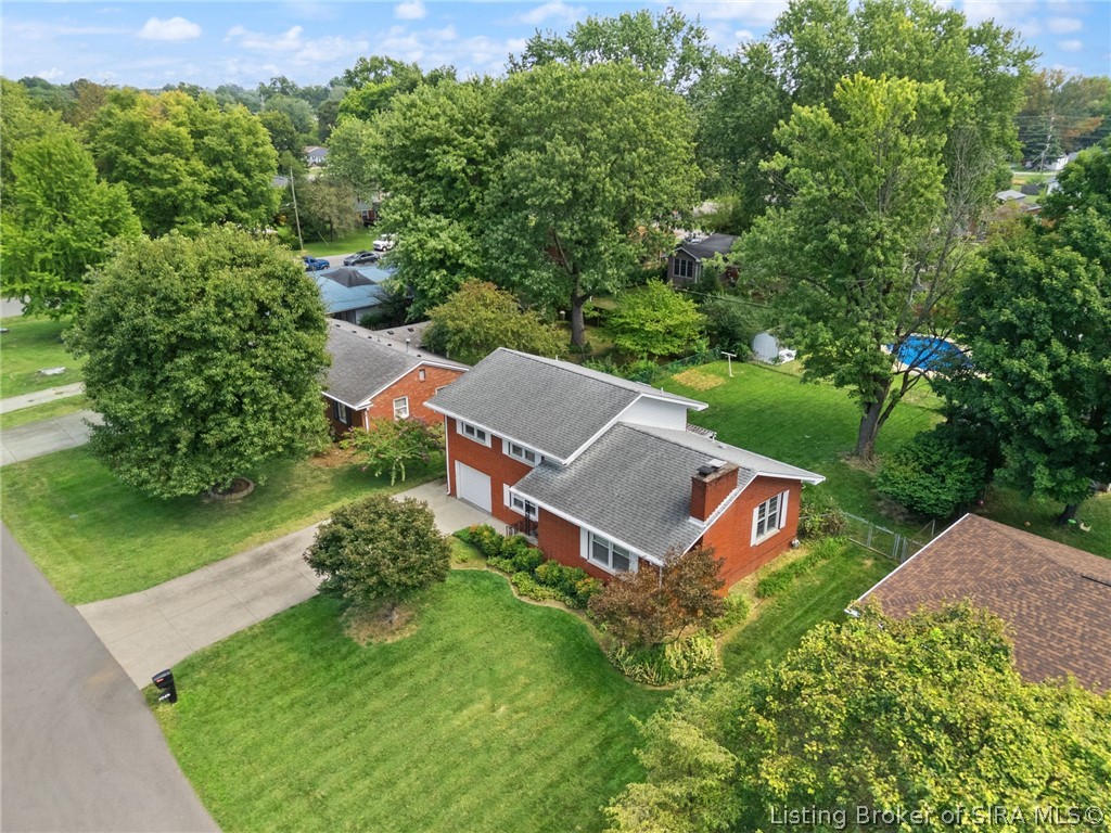 104 W Maplewood Drive