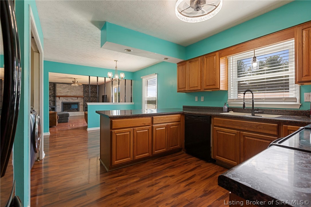 6501 N Highway 11 SE