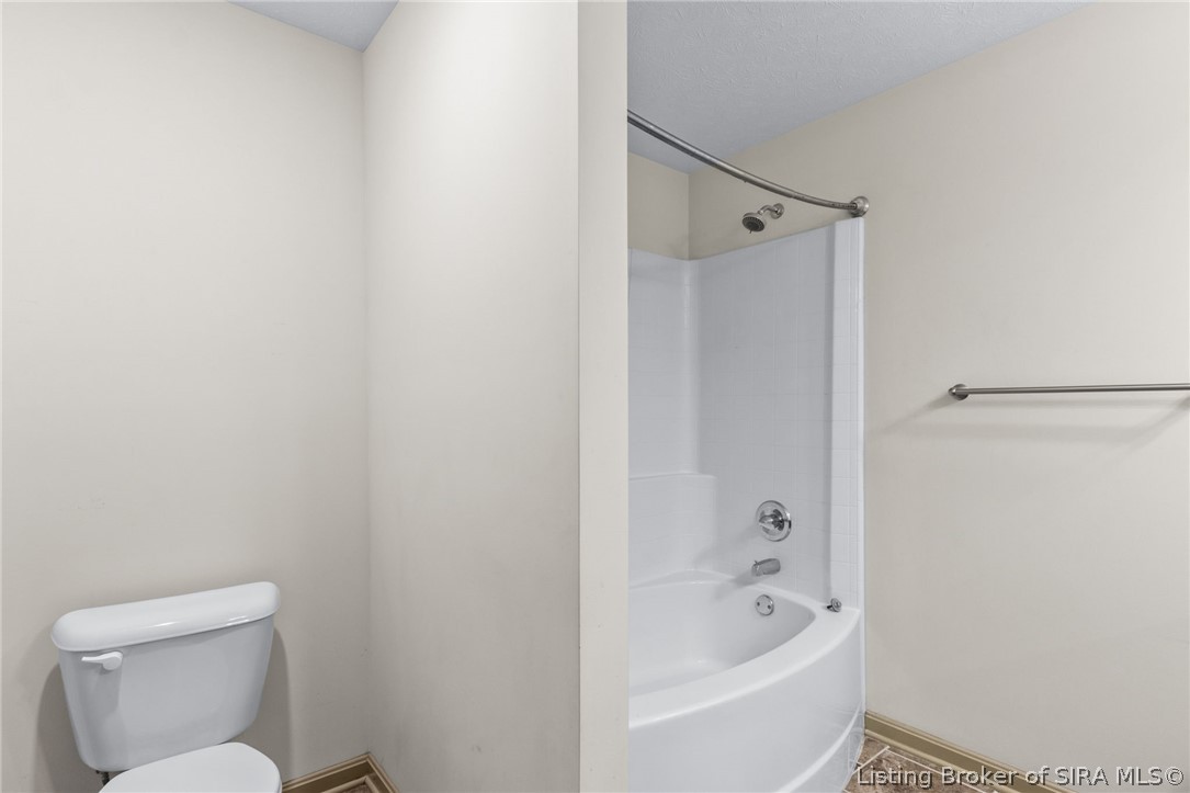 8840 Saddle Ridge Trail