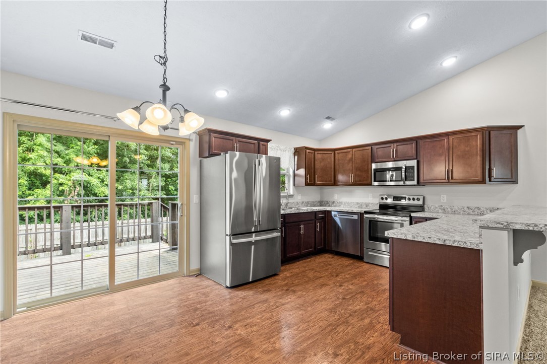 8840 Saddle Ridge Trail