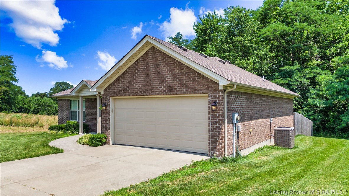 8840 Saddle Ridge Trail