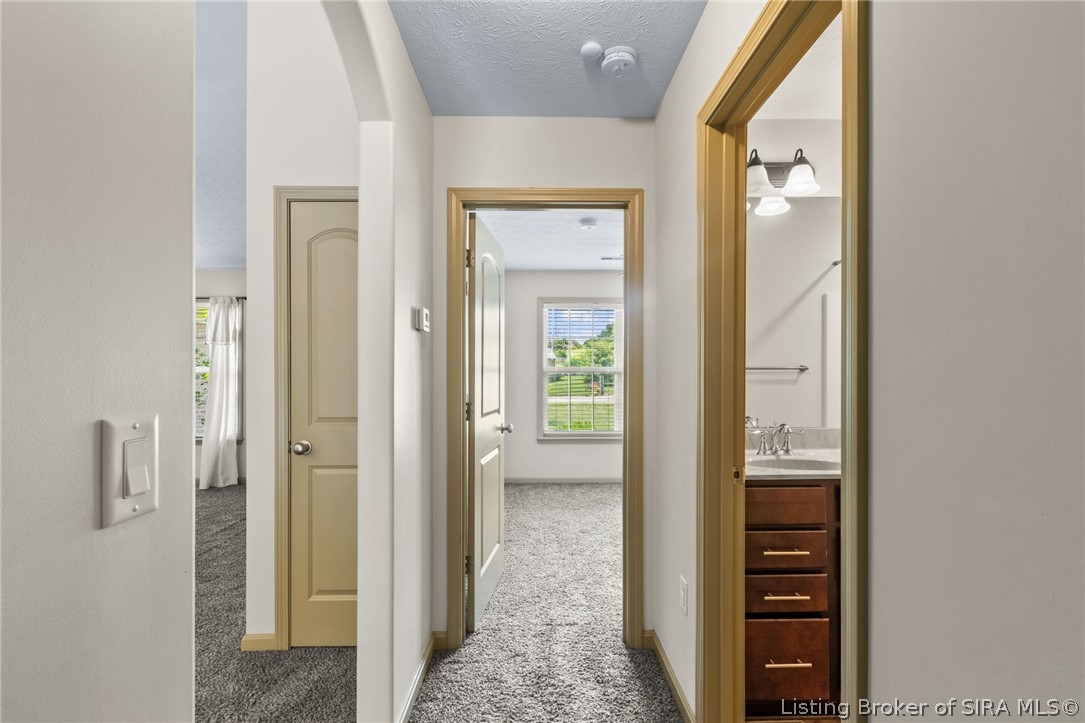 8840 Saddle Ridge Trail