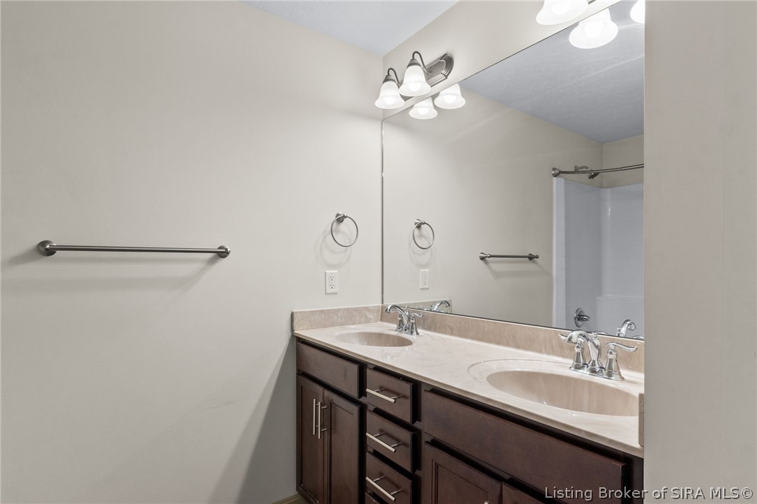8840 Saddle Ridge Trail