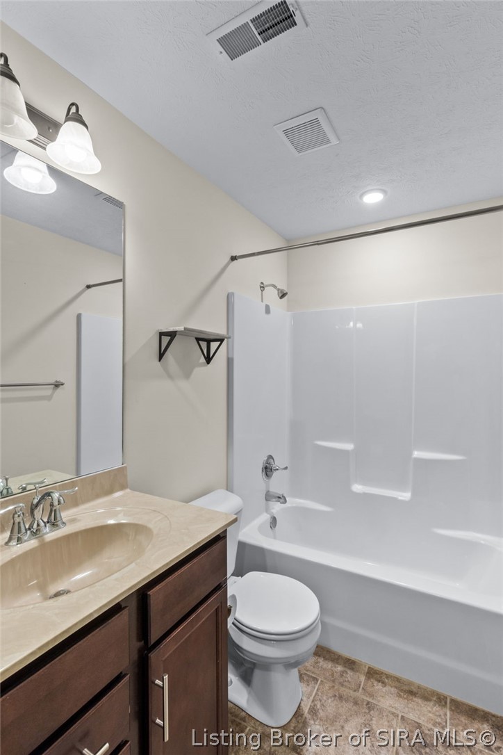 8840 Saddle Ridge Trail