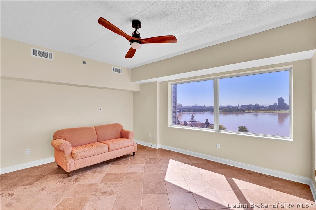 1 Riverpointe Plaza 701
