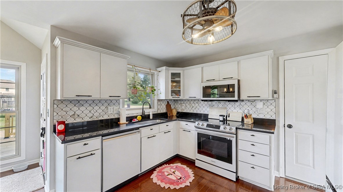 6207 Ridgefield Drive