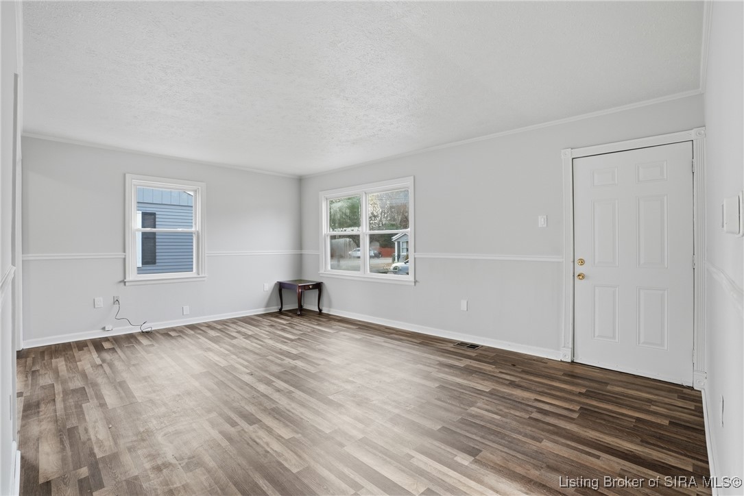 709 Crestview Court