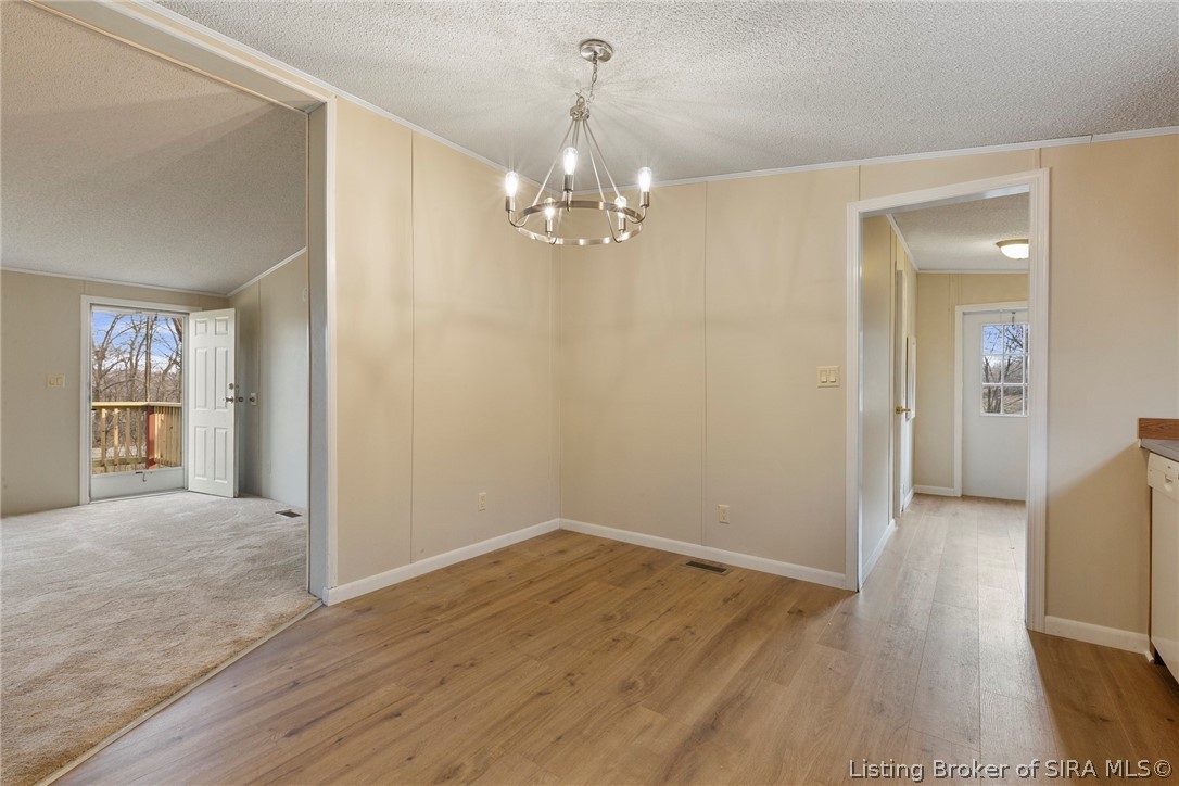 4235 NE Hwy 135