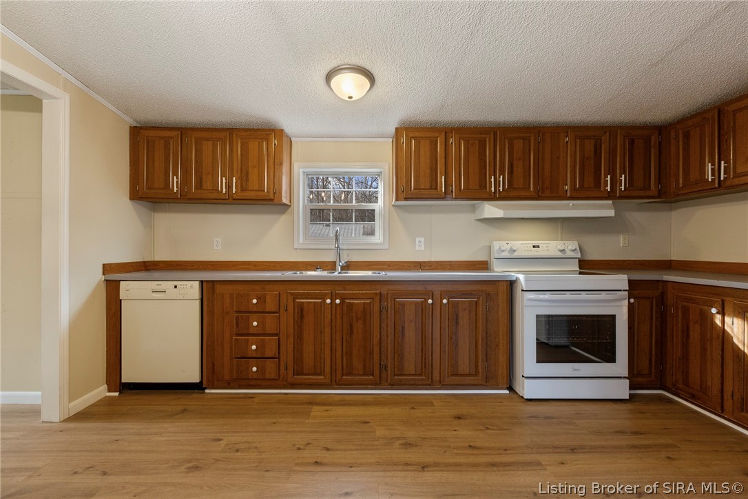 4235 NE Hwy 135