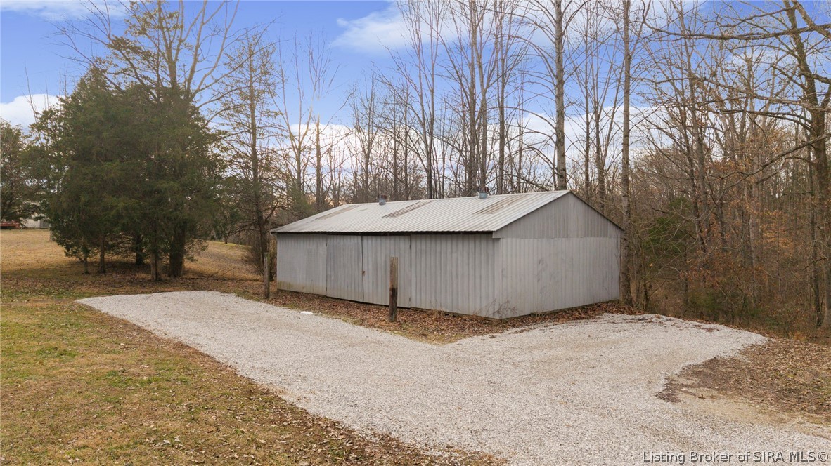 4235 NE Hwy 135