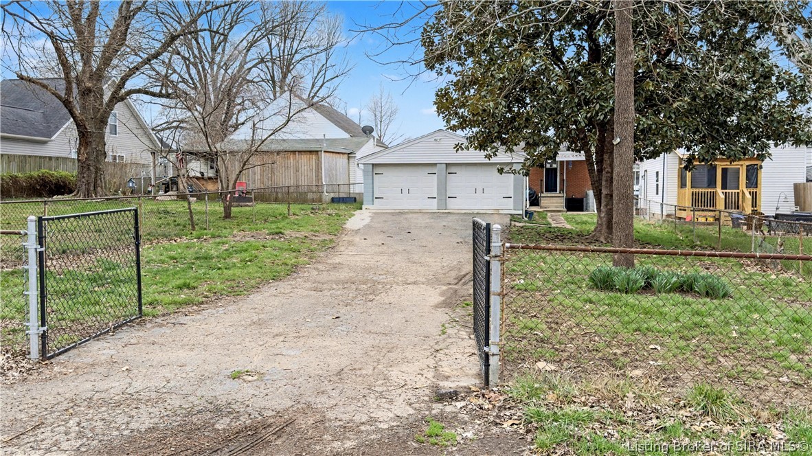 820 Watt Street