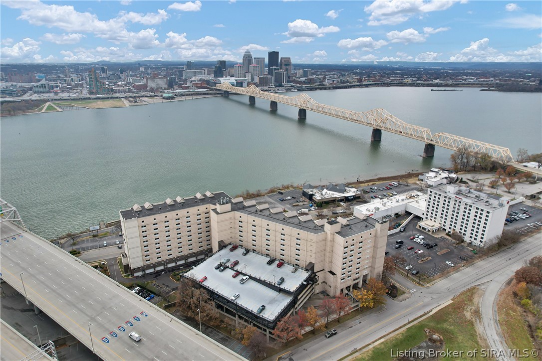 606 W Riverside Drive