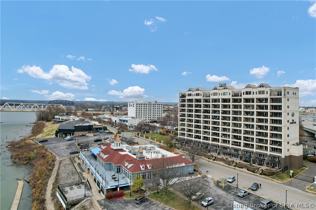 606 W Riverside Drive