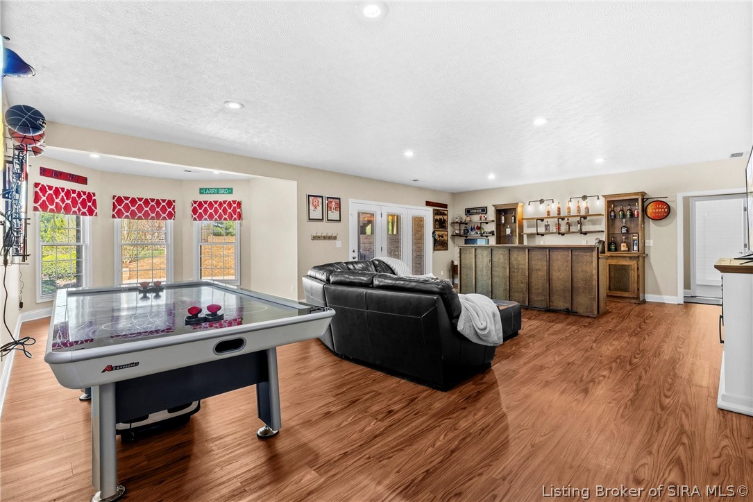6700 Sunny Drive