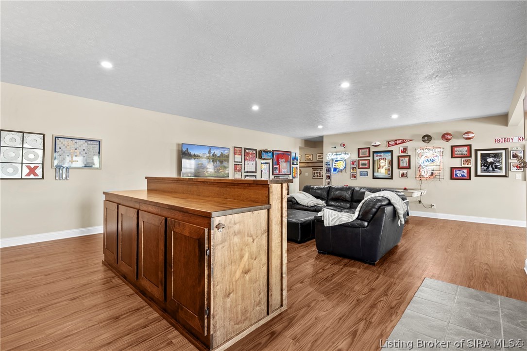 6700 Sunny Drive